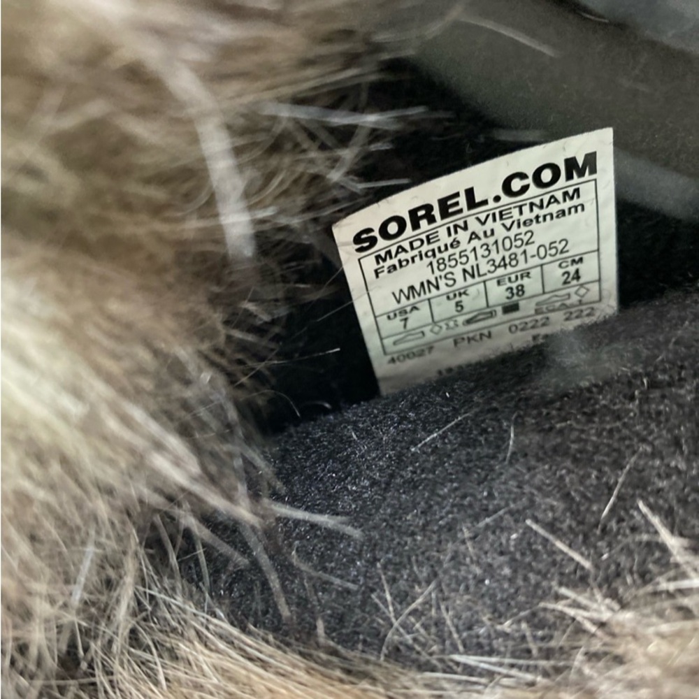 Sorel Women's Gray and Black Fur-Trimmed Calf-high Boot - Picture 7 of 7